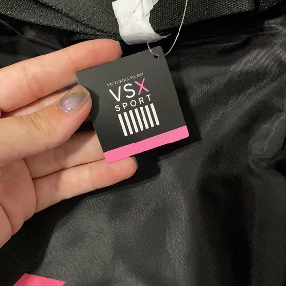 NWT~SOLD OUT VICTORIAS SECRET DUFFLE~VSX SPORT - Picture 5 of 6